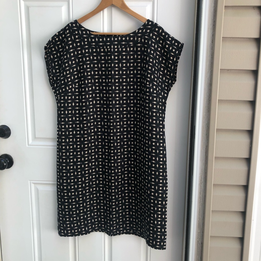 J. Jill Linen Black Dress with Khaki design Medium